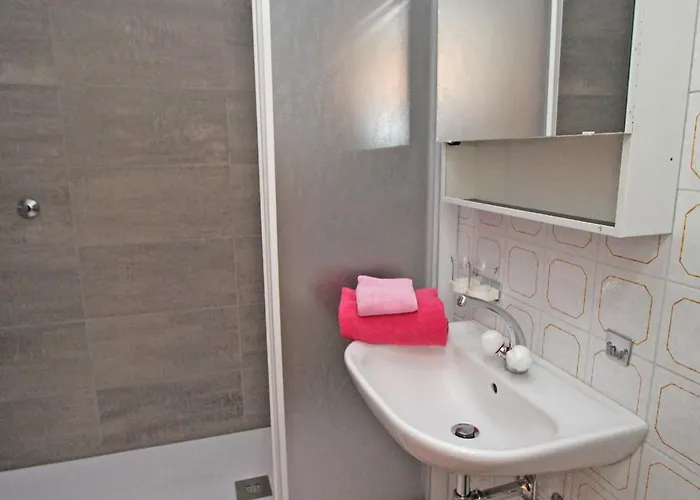 Alle Vigne, 1 Stock By Holap Sa * 阿斯科纳